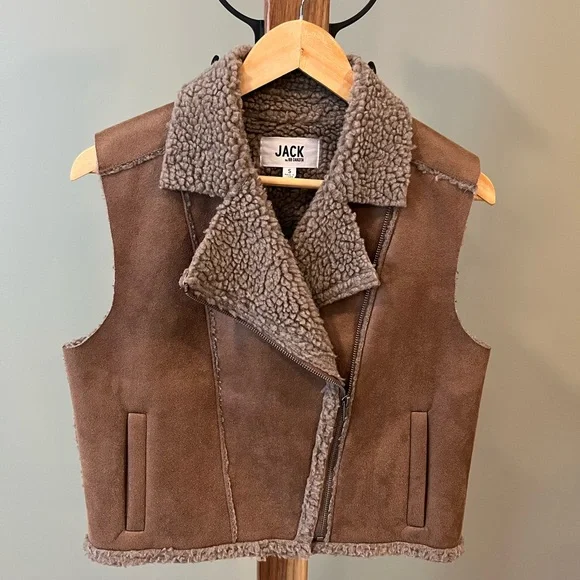 BB Dakota Jack Women's Back in Time faux suede and shearling vest - Picture 4 of 6